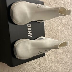 DKNY Womens White Sock Sneakers